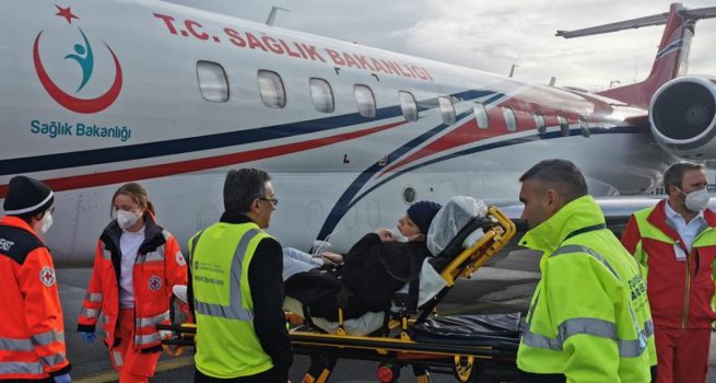 ALMANYA'DA YO?UN BAKIMDA TEDAV? GREN ?RETMEN, BAKAN ZER'?N G?R???MLER?YLE AMBULANS UAKLA TRK?YE'YE GET?R?LD?