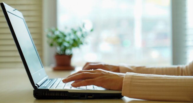 BAKAN ZER, 94 B?N ?RETMEN?N KAR?YER BASAMAKLARI YAZILI SINAVINDAN MUAF OLDU?UNU AIKLADI