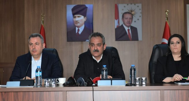 BAKAN ZER: ADANA'DA E??T?M ?RET?M? 13 MART'A ERTEL?YORUZ