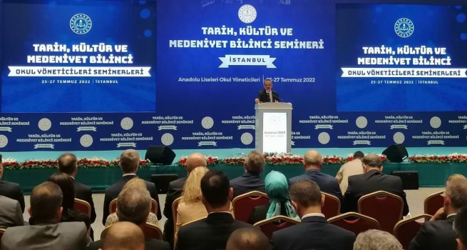 BAKAN ZER, ANADOLU L?SES? YNET?C?LER?YLE B?R ARAYA GELD?