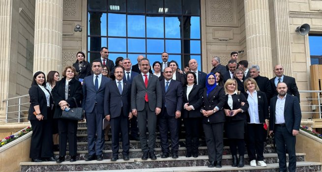 BAKAN ZER, BAK MESLEK? E??T?M MERKEZ?N? Z?YARET ETT?