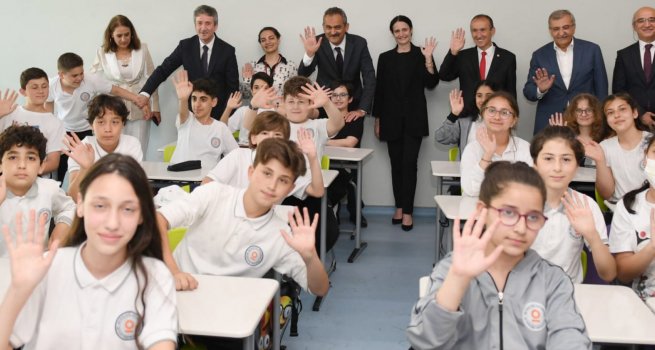 BAKAN �ZER, BEYKOZ KO� ORTAOKULUNU Z?YARET ETT?