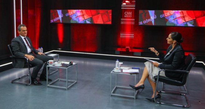 BAKAN ZER, CNN TRK'TE E??T?M GNDEM?N? DE?ERLEND?RD?