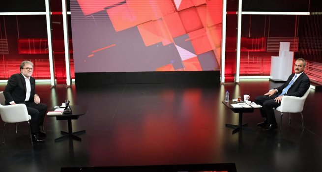 BAKAN ZER, CNN TRK'TE E??T?M GNDEM?N? DE?ERLEND?R?YOR