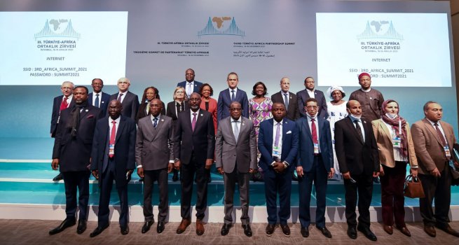 BAKAN �ZER: D�NYA E??T?MDE DE 5'TEN B�Y�KT�R