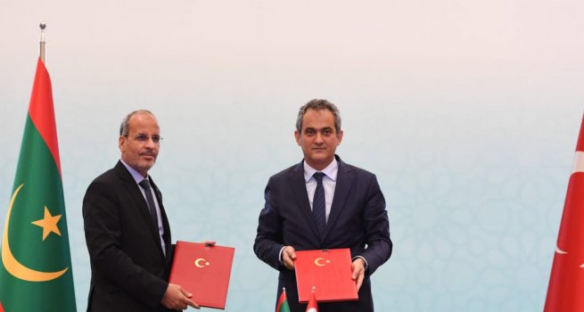 BAKAN �ZER, E??T?M ALANINDA AFR?KA �LKELER?YLE ?? B?RL??? ANLA?MALARI ?MZALADI