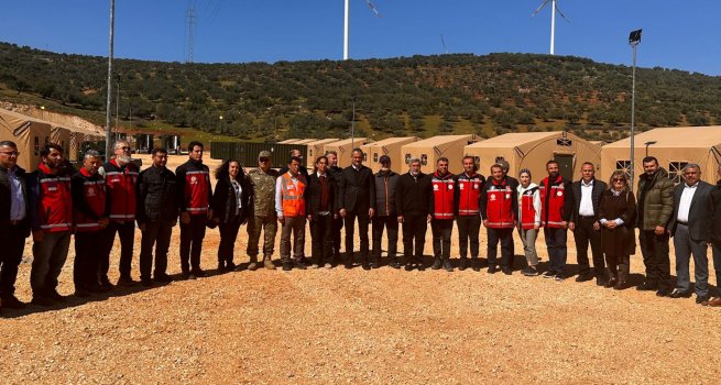 BAKAN ZER, HATAY'DA NATO ADIR KENTTE ?NCELEMELERDE BULUNDU