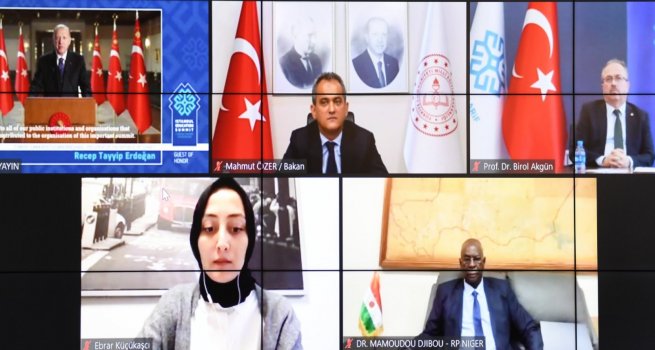 BAKAN ZER, ?STANBUL E??T?M Z?RVES?'NE KATILDI