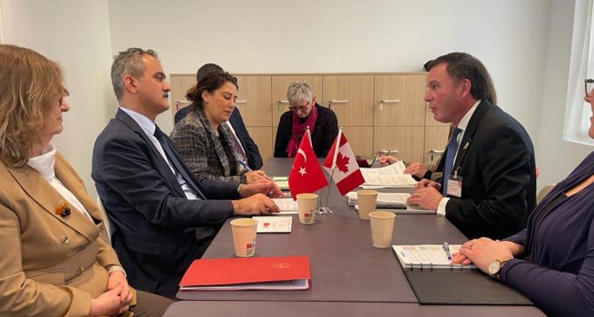 BAKAN ZER, KANADA E??T?M BAKANLARI KONSEY? BA?KANI WYANT ?LE GR?T