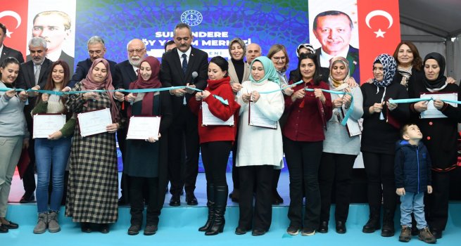 BAKAN ZER: KAPALI OLAN TM OKULLARI VATANDA?IN H?ZMET?NE SUNACA?IZ