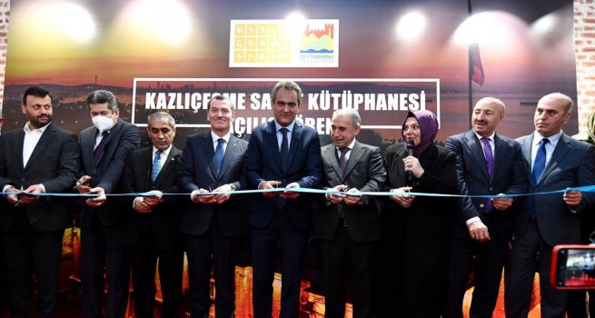 BAKAN �ZER, KAZLI�E?ME SANAT K�T�PHANES?'N?N A�ILI? T�REN?'NE KATILDI