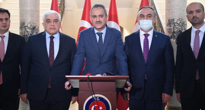 BAKAN �ZER, K?L?S ?L E??T?M DE?ERLEND?RME TOPLANTISI'NA KATILDI