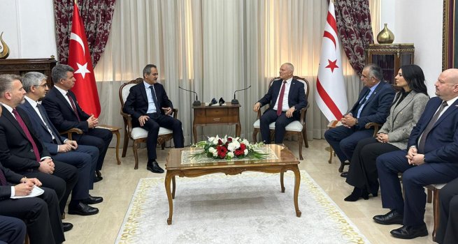 BAKAN ZER, KKTC MECL?S BA?KANI TRE ?LE GR?T