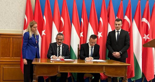 BAKAN ZER, MACAR?STAN DI???LER? VE DI? T?CARET BAKANI SZ?JJARTO ?LE E??T?M ALANINDA MUTABAKAT ZAPTI ?MZALADI