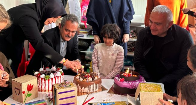 BAKAN ZER, MALATYA'DA KONTEYNER KENTTE ?RENC?N?N DO?UM GNN KUTLADI