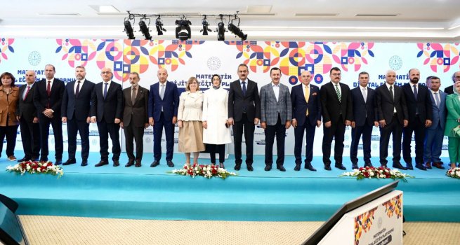 BAKAN ZER, MATEMAT?K D?J?TAL E??T?M PLATFORMU TANITIM TREN?'NE KATILDI