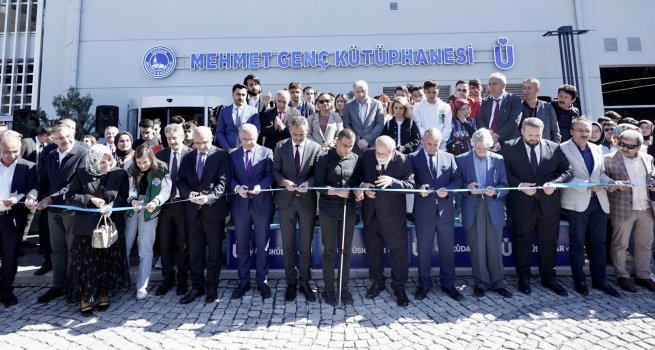 BAKAN �ZER, MEHMET GEN� K�T�PHANES?N?N A�ILI?INI YAPTI