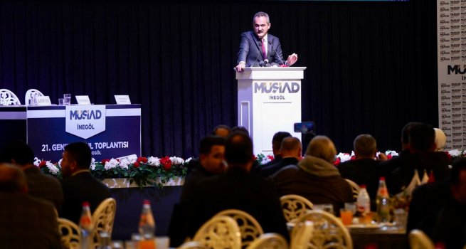 BAKAN ZER: MESLEK L?SELER?, YURT DI?INA ?HRACAT YAPAN OKULLARA DN?T