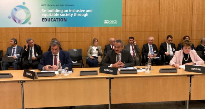 BAKAN ZER, OECD LKELER?NE TRK?YE'N?N MESLEK? E??T?MDEK? DN?MN RNEK GSTERD?