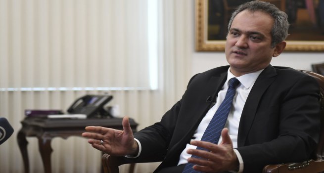 BAKAN ZER: ?RETMENL?K MESLEK KANUNU'NUN E??T?M S?STEM?N?N KAL?TES?N?N ARTMASINA BYK KATKI SA?LAYACA?INA ?NANIYORUM