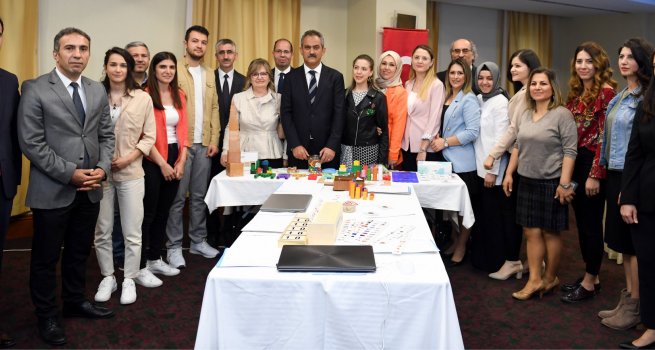 BAKAN ZER, OKULLARDA BA?LATILACAK "MATEMAT?K SEFERBERL???"N?N DETAYLARINI AIKLADI