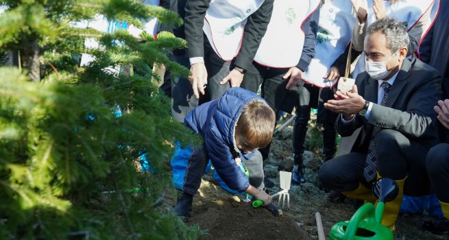 BAKAN ZER, OKULLARDA "EVRE VE ?KL?M DE????KL???" ALANINDAK? YEN? PLANLAMAYI AIKLADI
