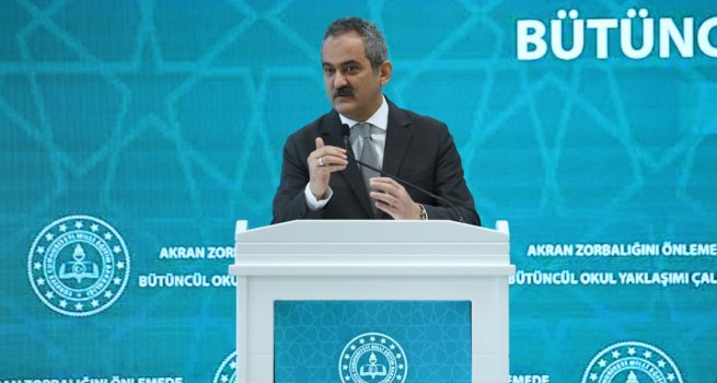 BAKAN ÖZER, "AKRAN ZORBALIĞINI ÖNLEMEDE BÜTÜNCÜL OKUL YAKLAŞIMI" KONULU ÇALIŞTAYA KATILDI