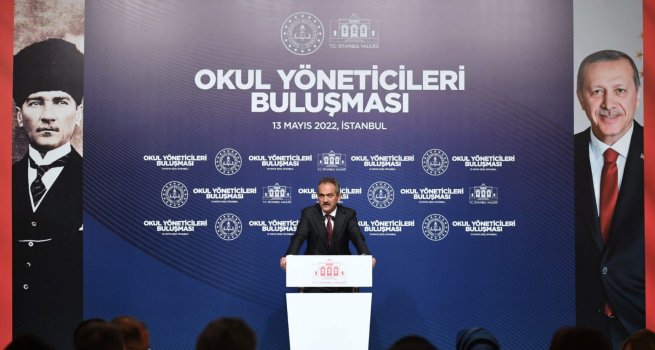 BAKAN �ZER, TAR?H, K�LT�R VE MEDEN?YET B?L?NC? SEM?NER?N?N KAPANI? T�REN?NE KATILDI