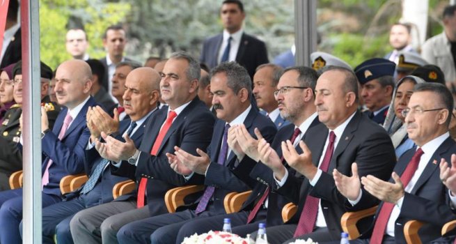 BAKAN ZER, TBMM'DE DZENLENEN 15 TEMMUZ ?EH?TLER? ANMA PROGRAMINA KATILDI