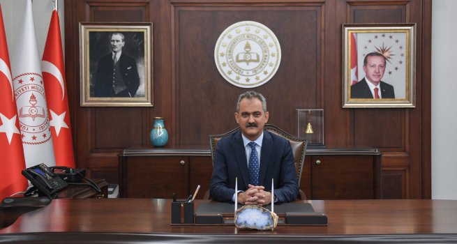 BAKAN ZER, TRK?YE'DE MESLEK? E??T?M?N DN?MN DE?ERLEND?RD?