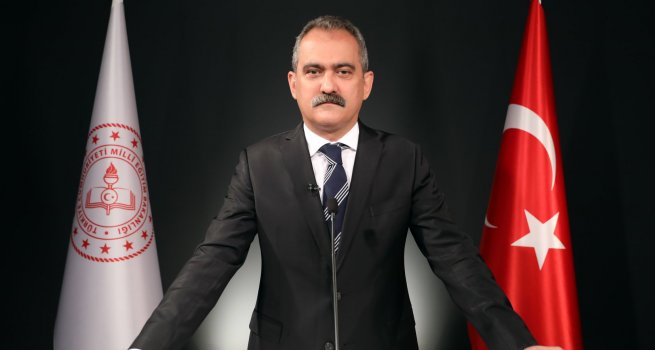 BAKAN ZER, TRK?YE'N?N SON 20 YILDA E??T?MDE GEREKLE?T?RD??? DN?MLER? G20 LKELER?NE ANLATTI