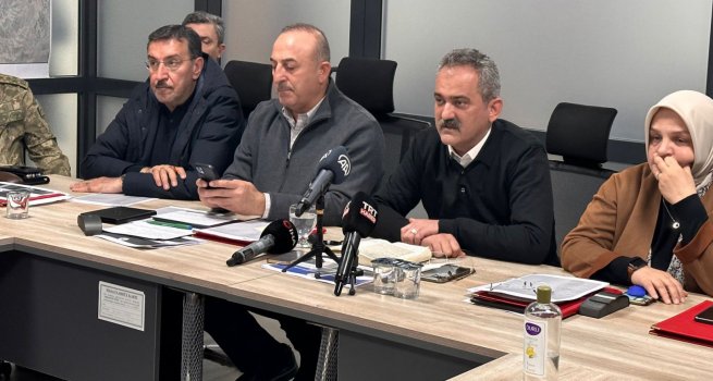 BAKAN ZER VE BAKAN AVU?O?LU B?LG?LEND?RME TOPLANTISI YAPTI