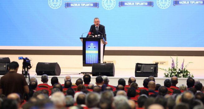 BAKAN ZER, YEN? E??T?M ?RET?M YILINA HAZIRLIK ??N ANKARA'DAK? OKUL YNET?C?LER? ?LE TOPLANTI YAPTI