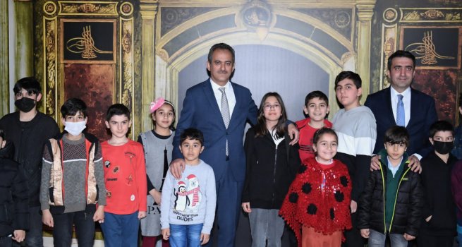 BAKAN ZER, YET?M OCUKLARLA ?FTARDA BULU?TU