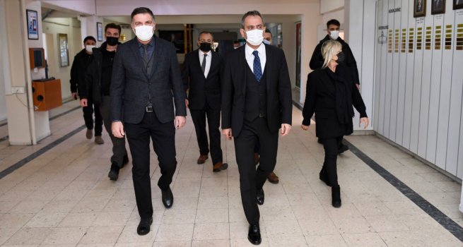 BAKAN �ZER, ZONGULDAK'TAK? OKULLARDA ?NCELEMELERDE BULUNDU