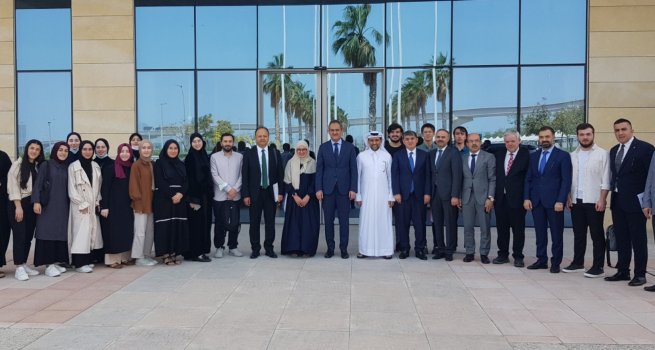 BAKAN �ZER'DEN KATAR'A Z?YARET