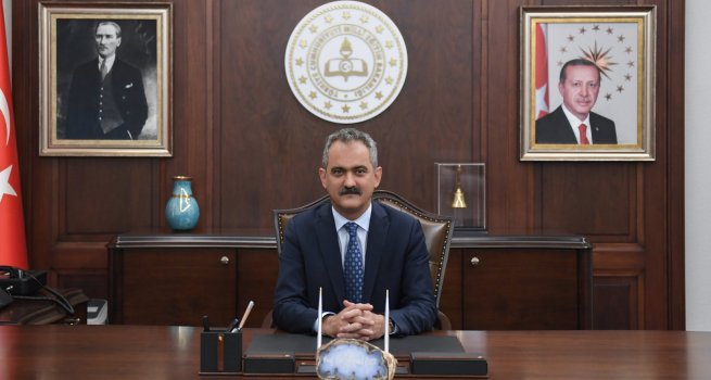 BAKAN ZER'?N 30 A?USTOS ZAFER BAYRAMI MESAJI