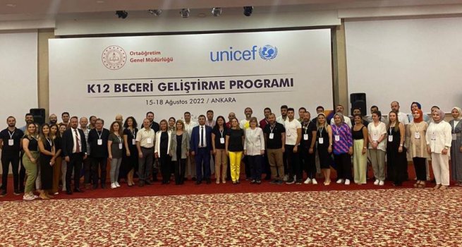 BAKAN YARDIMCISI A?KAR, K12 ULUSAL BECER? GEL??T?RME PROGRAMINI DE?ERLEND?RD?