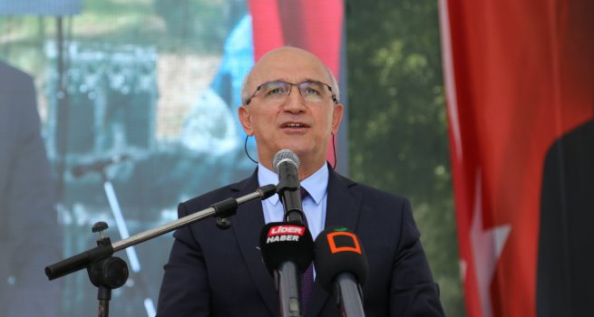 BAKAN YARDIMCISI ?ENSOY, ANTALYA'DA E??T?M FUARININ A�ILI?INA KATILDI