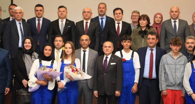 BAKAN YARDIMCISI ?ENSOY, ANTALYA'DA "TARIM E??T?M? MERKEZ? SEKTR BULU?MASI" TOPLANTISINA KATILDI