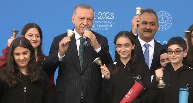 CUMHURBA?KANI ERDO?AN VE BAKAN ZER, YEN? E??T?M ?RET?M YILININ ?LK DERS Z?L?N? ALDI