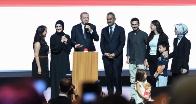 CUMHURBA?KANI ERDO?AN'DAN 45 B?N ?RETMEN ATAMA MJDES?