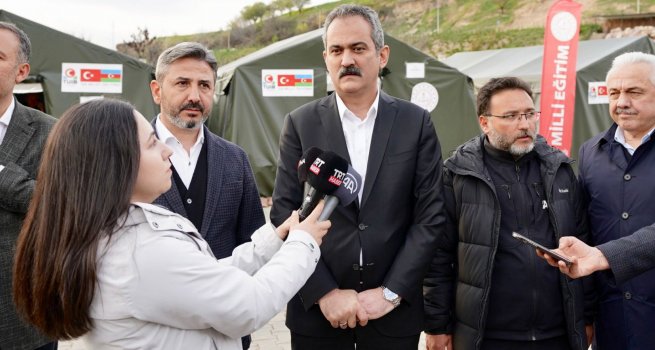 DEPREM BLGES?NDE 1000'?N ZER?NDE DESTEK NOKTASINDA LGS VE YKS HAZIRLIK KURSLARI DEVAM ED?YOR