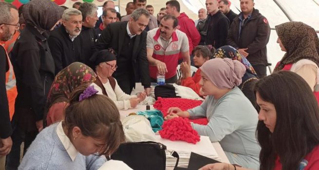 DEPREM BLGES?NDE AILAN HALK E??T?M? KURSLARINDAN 79 B?N 162 VATANDA? YARARLANDI