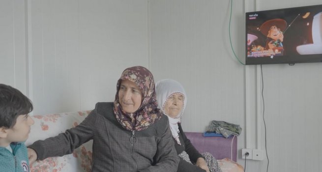 DEPREM BLGES?NDEK? KONTEYNERLERE KURULAN TV SAYISI 15 B?NE ULA?TI