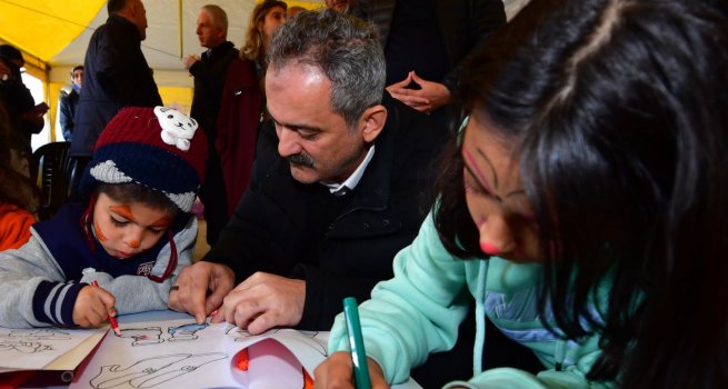 DEPREMDEN ETK?LENEN 166 B?N 238 ?RENC?N?N NAK?LLER? YAPILDI