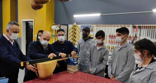 GAZ?ANTEP'TE G�ZEL SANATLAR L?SES?NDE �ALGI YAPIM, BAKIM VE ONARIM AT�LYES? A�ILDI