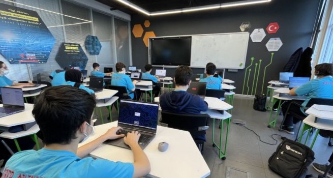 GELECE??N S?BER MUHAFIZLARI, YAZILIMCILARI BU L?SEDE YET???YOR