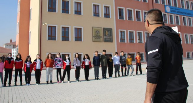 GRME ENGELL? ?RETMEN, AZM?YLE RNEK OLUYOR