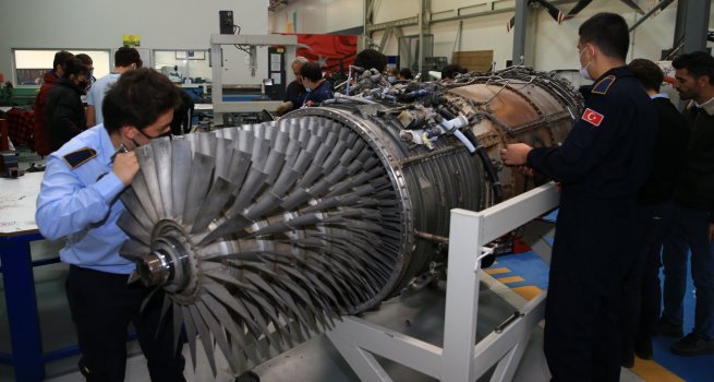 HAVACILIK MERAKLISI GEN�LER U�AKLARDAK? UYGULAMALI E??T?MLE SEKT�RE HAZIRLANIYOR